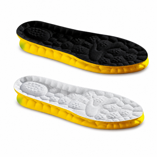 Semelles en mousse à mémoire de forme avec base jaune, coloris noir et blanc, vue en angle