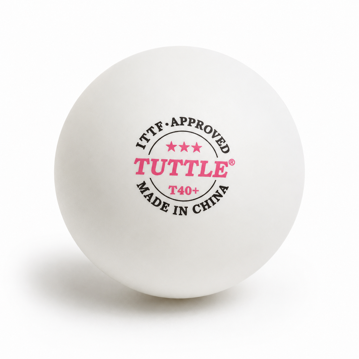 Balle de tennis de table Tuttle T40+ blanche, gros plan sur le logo ITTF Approved